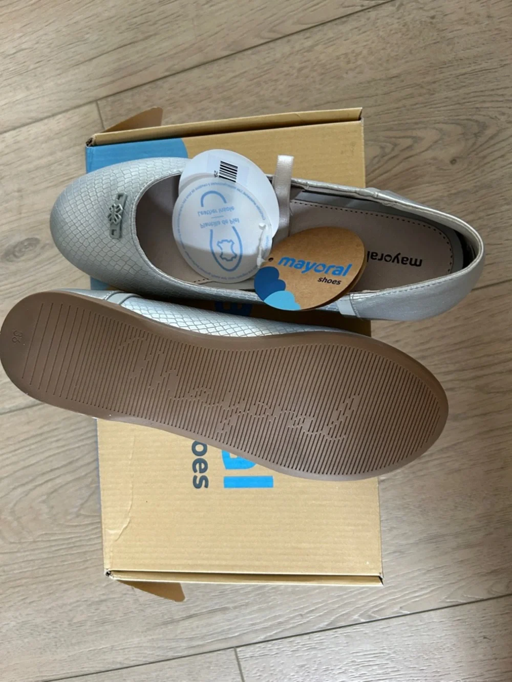Mayoral Silver Girls Ballet Flats with Bow Accent. Size 36 -Euro. NWT